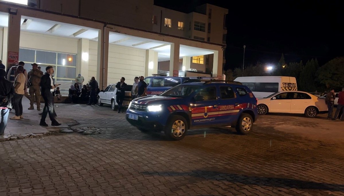Siverek’te akraba iki aile arasında silahlı kavga: 2 yaralı Siverek’te akraba iki aile arasında silahlı kavga: 2 yaralı