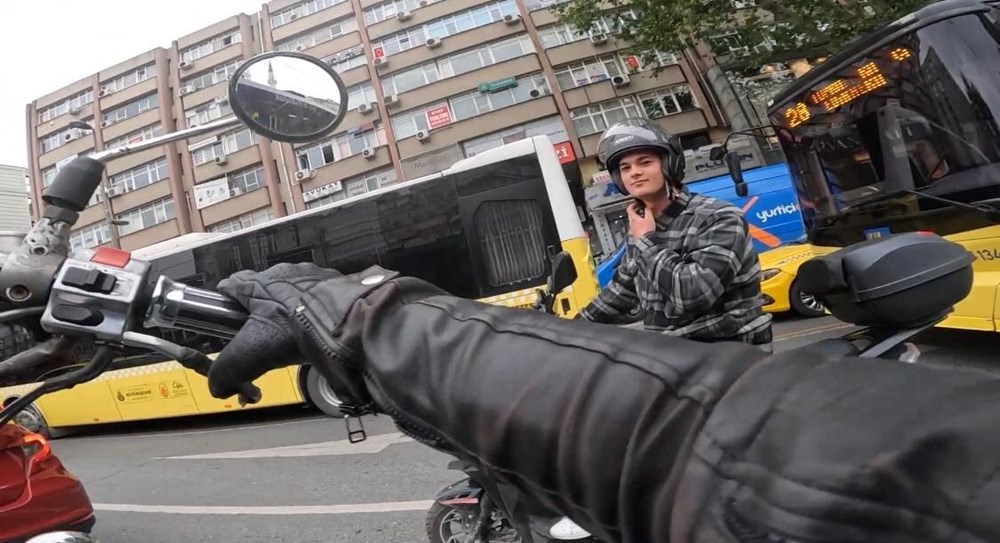 İstanbul'da ilginç kaza: Motosikletine çarpan kişi annesi çıktı - 2