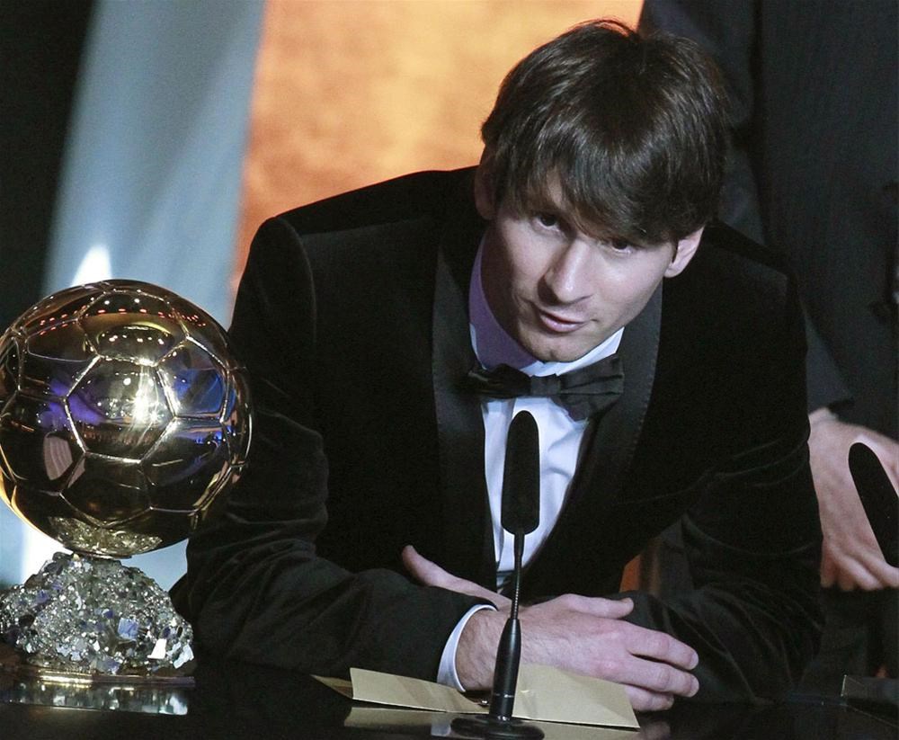 Роналду месси ван дейк. Самый лучший футболист в мире 2024 год. Самый лучший футболист в мире 2024 год. Фифа the best. Бекхэм и месси.