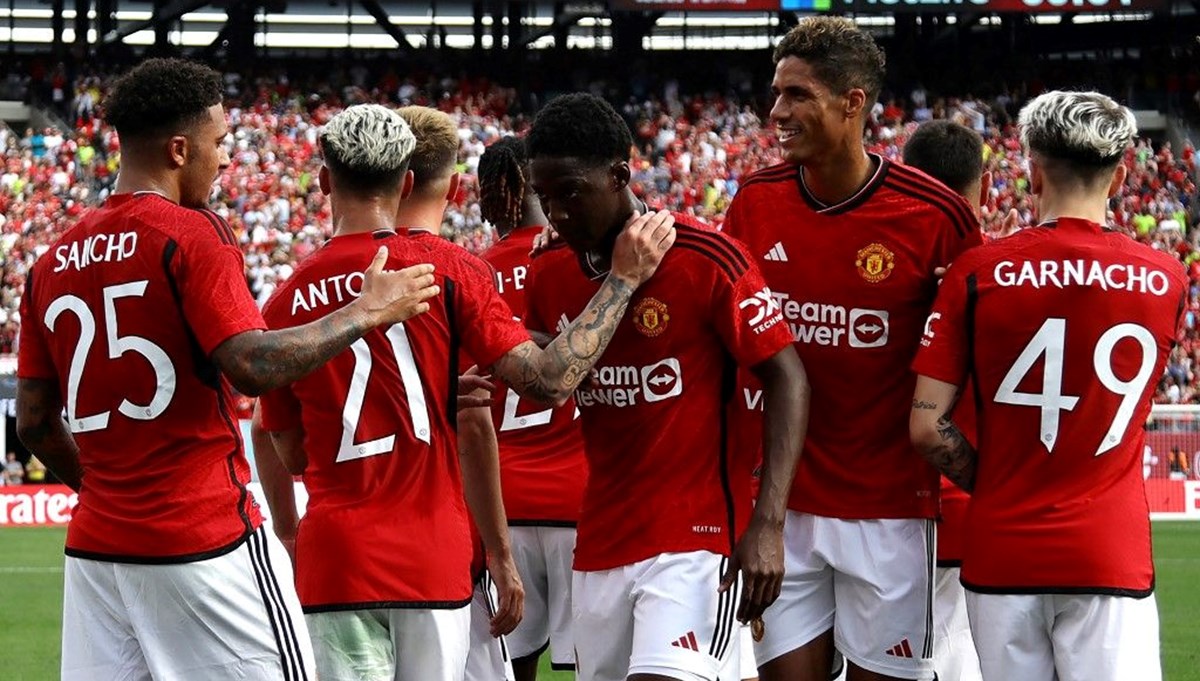 Galatasaray'ın rakibi Manchester United'da sular durulmuyor Galatasaray'ın rakibi Manchester United'da sular durulmuyor