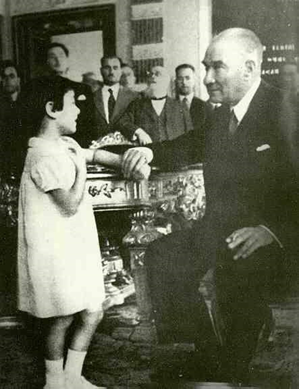 Atatürk'ün çocuk sevgisi - 22