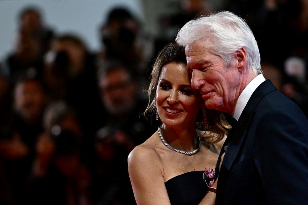 Efsane oyuncu Richard Gere Amerika'yı terk etti: Eşi için görkemli yaşamını geride bıraktı - 1