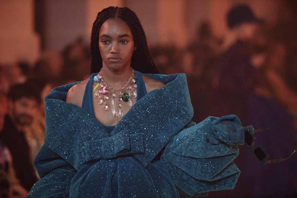 Genç yaşta kansere yenik düşen dahi tasarımcı Virgil Abloh anısına defilede yıldızlar geçidi - 21