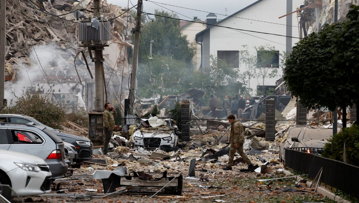 Savaşın en büyük saldırısı: Kiev'e bombalar yağdı, Polonya jetleri havalandı