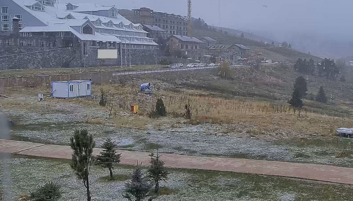 Uludağ’a mevsimin ilk karı yağdı (Pazar günü yoğun kar bekleniyor)