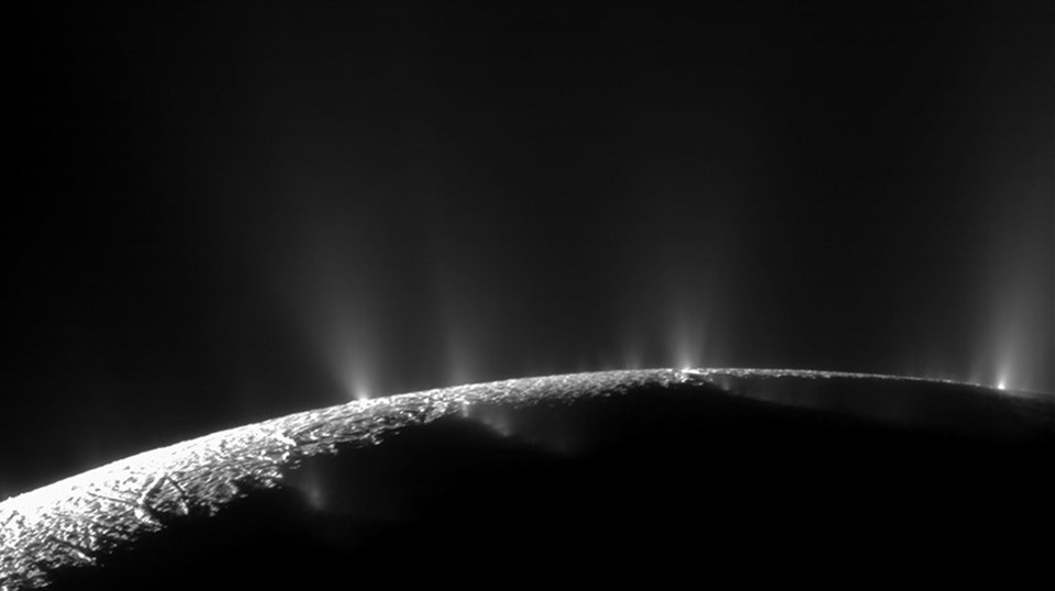 Enceladus'ta yaşam için gereken koşullara dair kanıtlar bulundu - 1