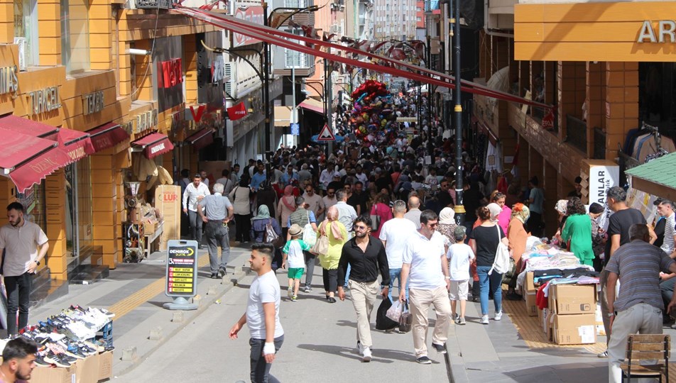 İstanbul boşaldı, Sivas doldu taştı