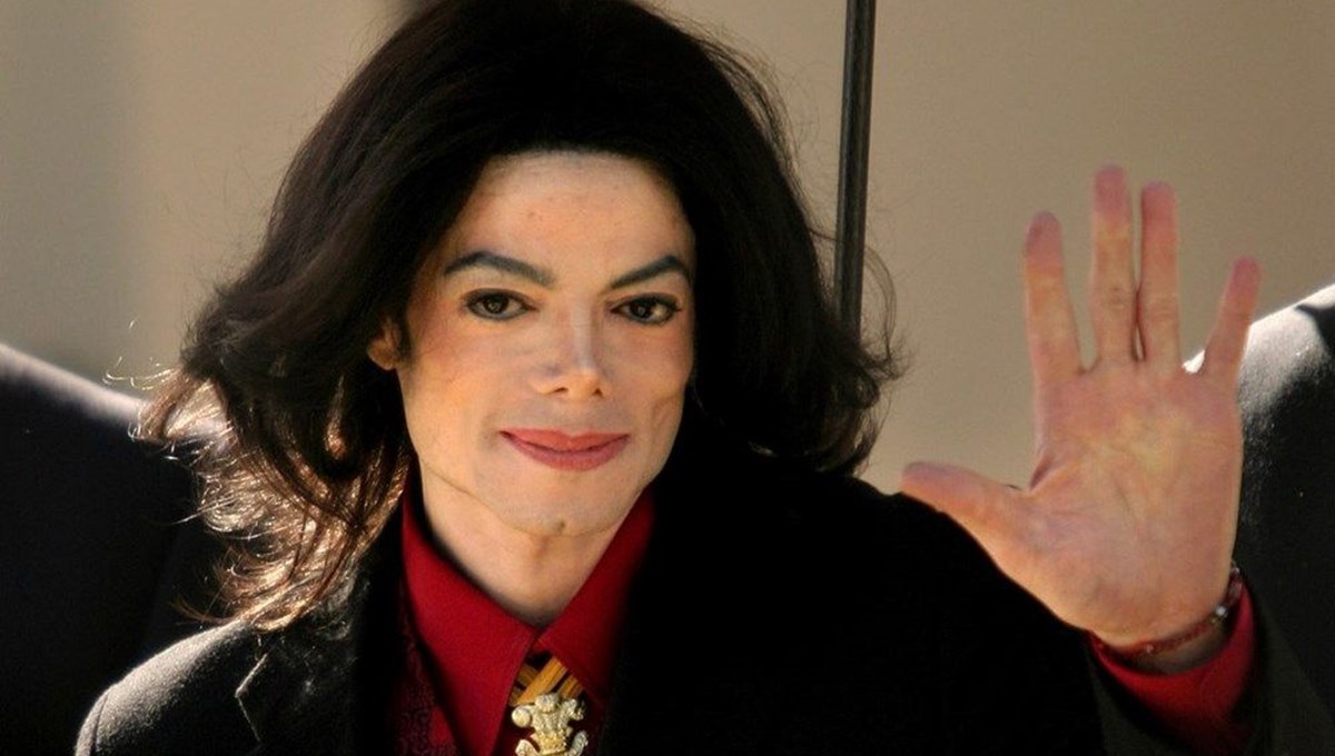 Michael Jackson'ın pasaport başvuru formu satışa çıkarıldı