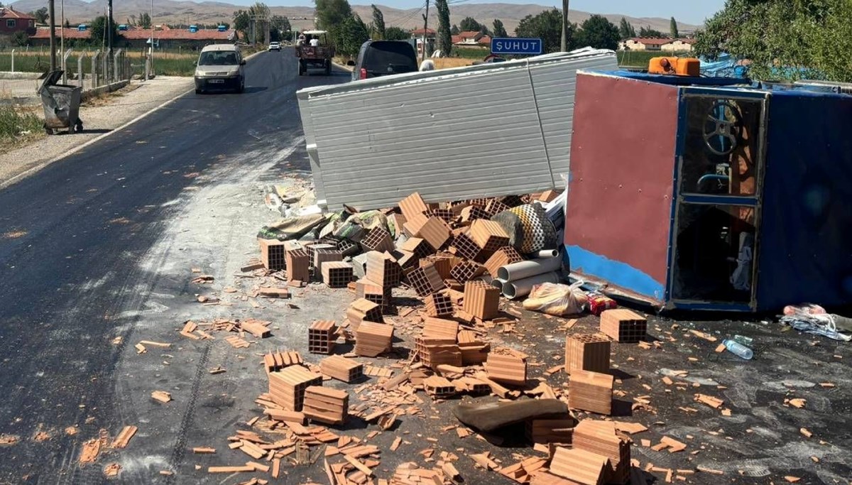 Afyonkarahisar'da patpat devrildi