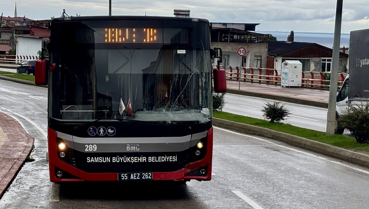 Samsun'da kaza: İki yolcu yaralandı Samsun'da kaza: İki yolcu yaralandı
