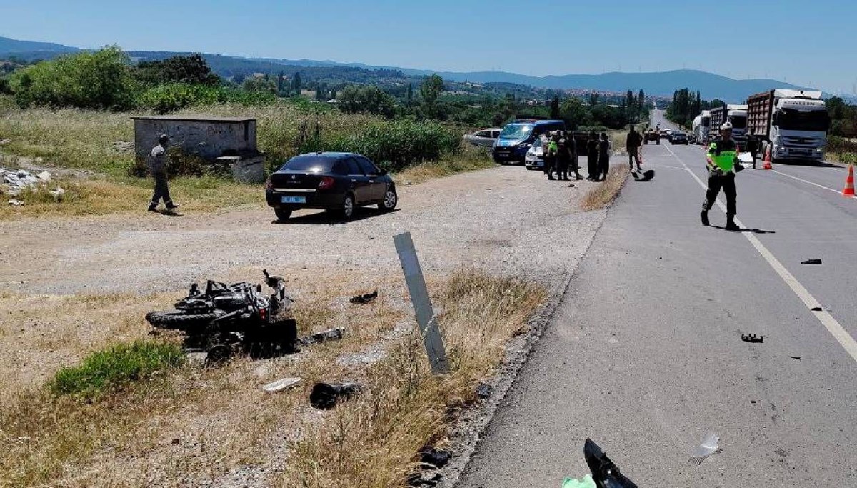 Traktörle çarpışan motosikletin sürücüsü öldü