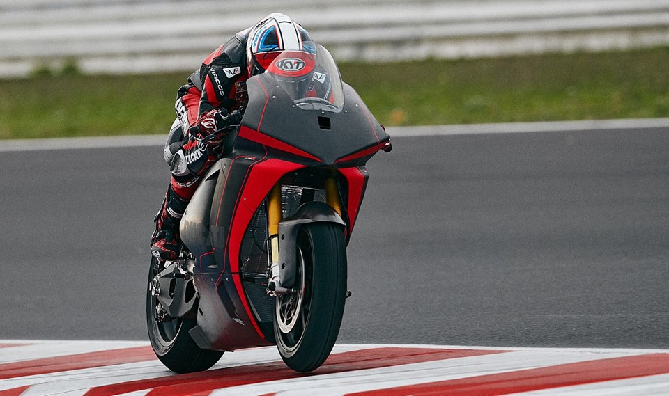 Ducati'nin elektrikli motoru ilk kez piste çıktı - 1