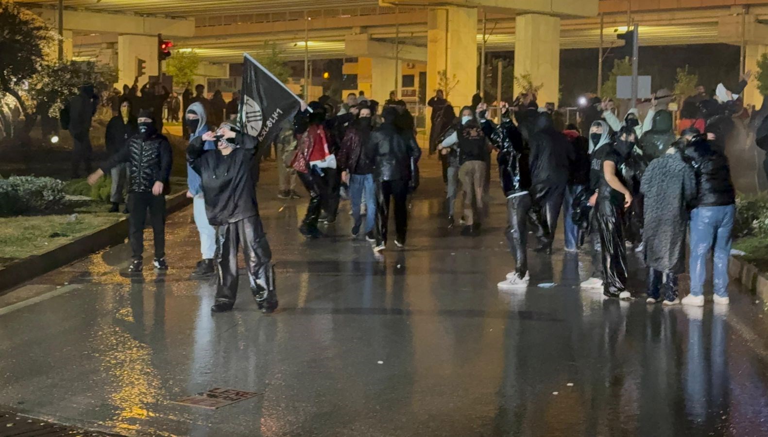 İBB soruşturması protestolarına polis müdahalesi