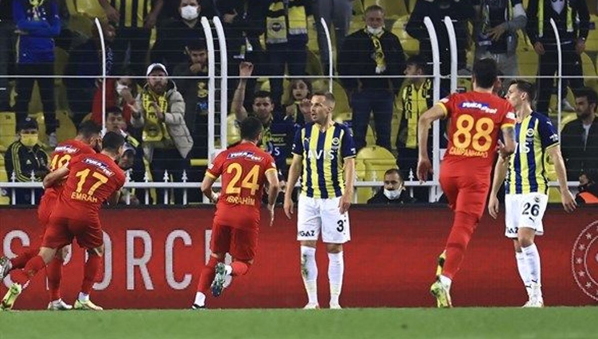 Kayserispor'da 3 futbolcu pozitif çıktı