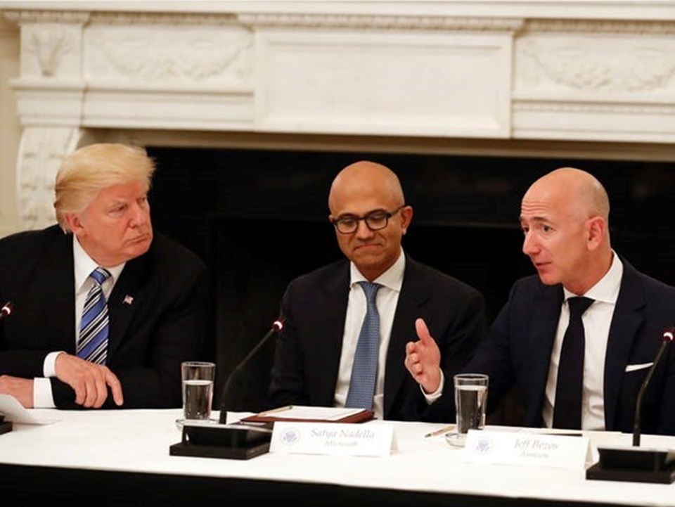 Amazon, 10 milyar dolarlık Pentagon ihalesinde Trump'ı hedef gösterdi - 1