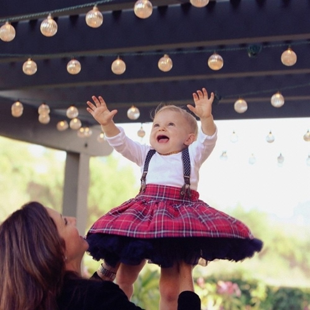 Baby discovers. Flying Baby.