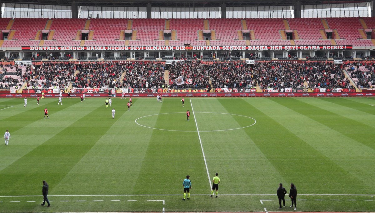 Eskişehirspor, Eskişehir Demirspor'u 6 golle geçti