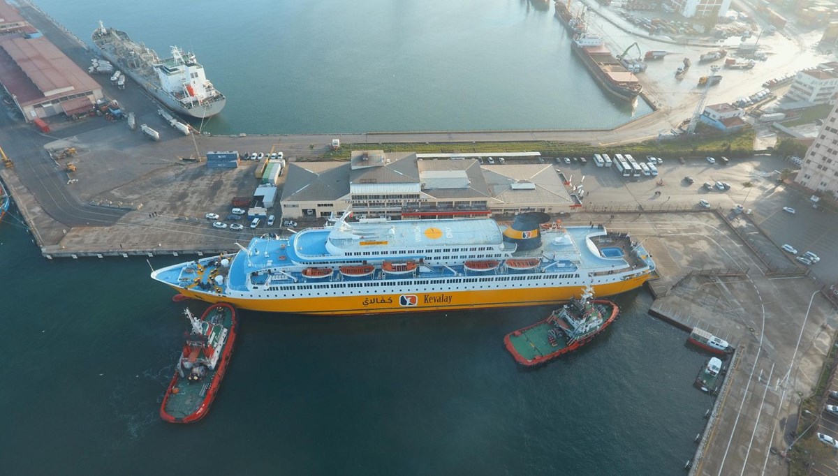 Libya'dan 25 yıl aranın ardından ilk yolcu gemisi İzmir'e geldi