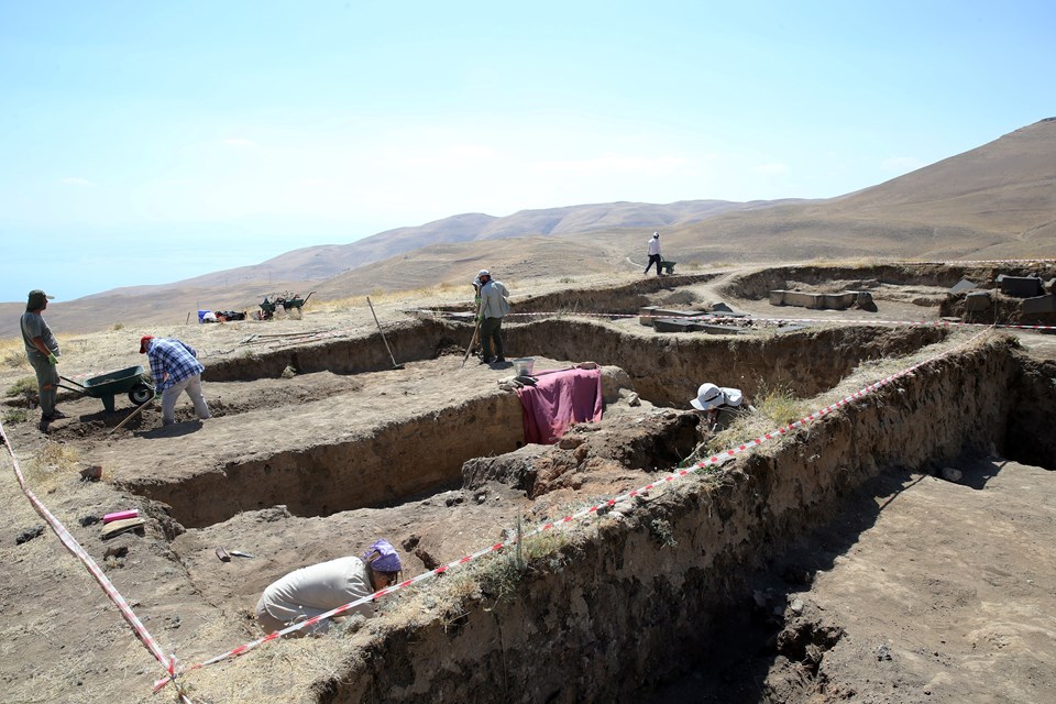 Bitlis'teki Kef Kalesi'nde kazı çalışmaları devam ediyor - 1