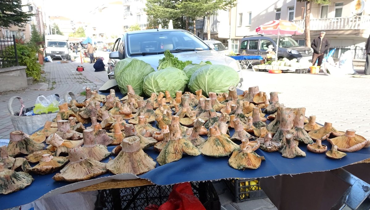 Pazar tezgahlarında 