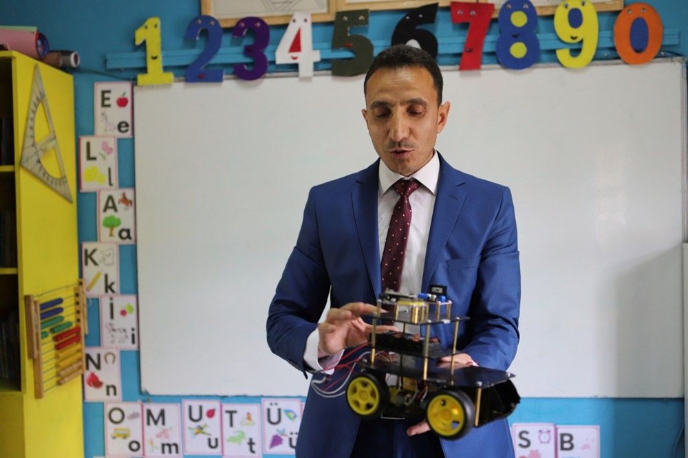 Bir sabah hayatı değişti: Öğretmen öğrendi, öğrenciler üretti 74 Kl3yCnWBUk 0PyPq6CVkaQ