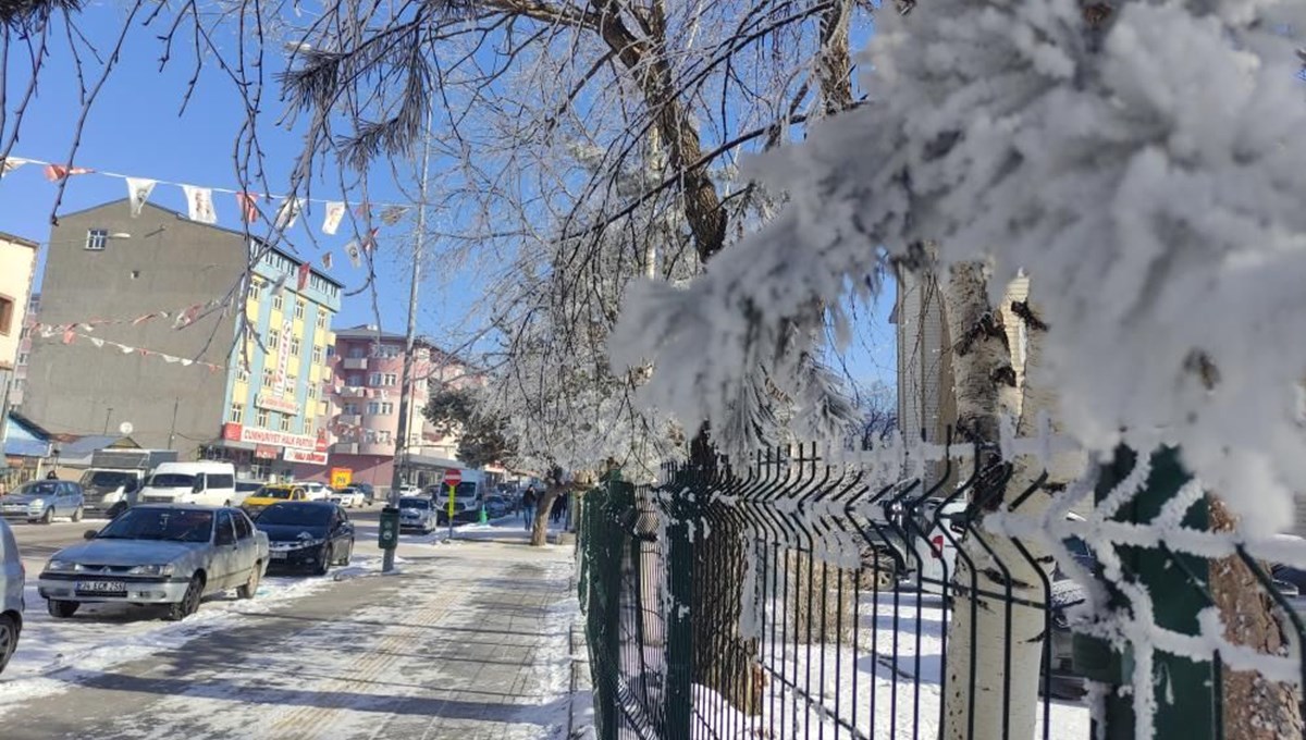 Ardahan buz kesti: Hava sıcaklığı sıfırın altında 32 dereceye düştü