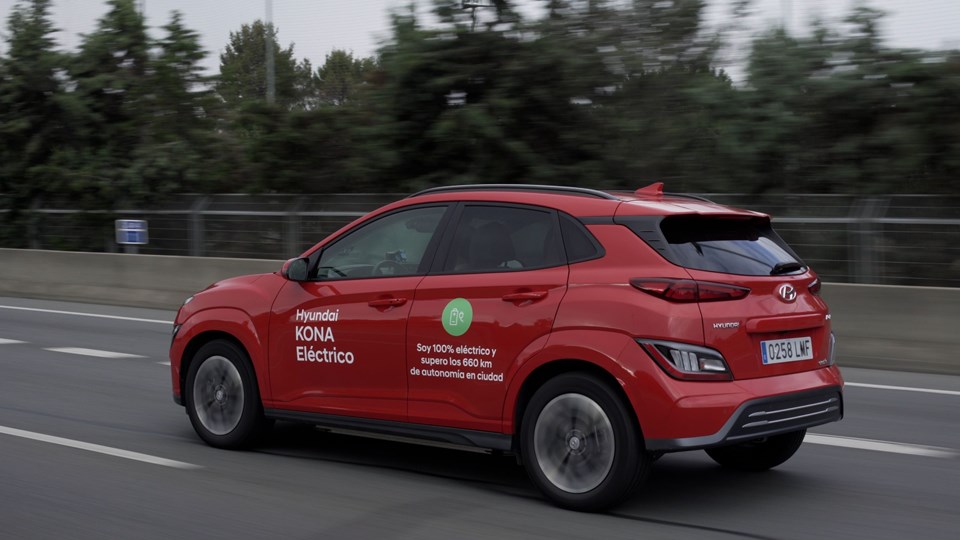 Elektrikli Hyundai Kona'dan menzil rekoru