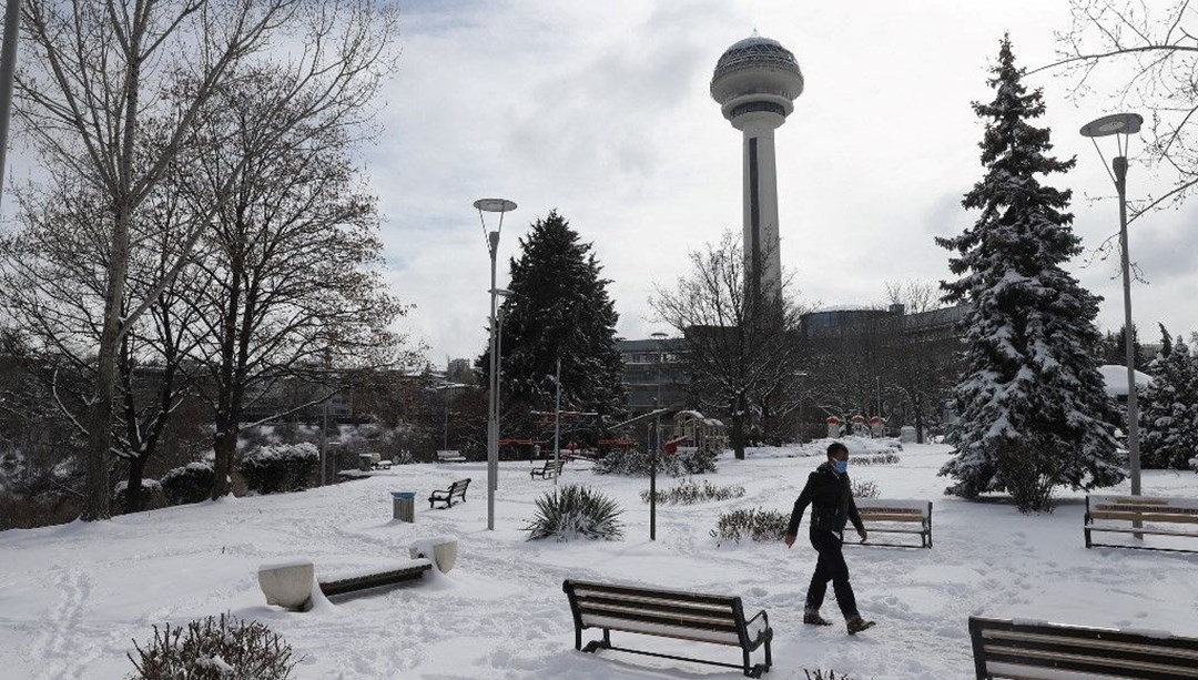 Valilikten kar yağışı uyarısı: Ankara'da bugün okullar tatil