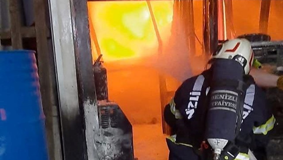 Denizli'de iş yeri yangını