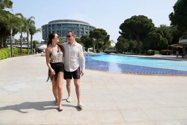 https www ntv com tr amp galeri turkiye antalya tam kapanmada 100 bin turist agirliyor ebfle8h140imrd4vatjxxq