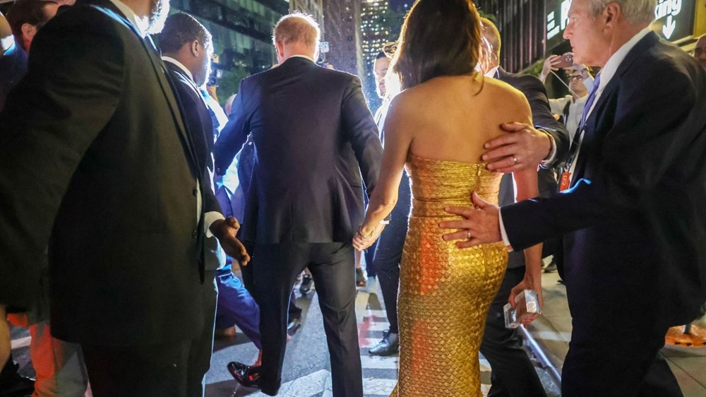 Prenses Diana'yı hatırlatan olay | Prens Harry ve Meghan Markle ölümden döndü - 4