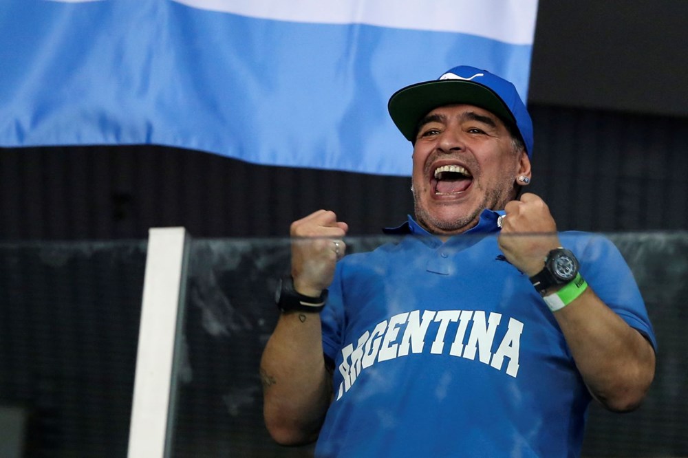 Futbol dünyasından Armando Maradona geçti - 8