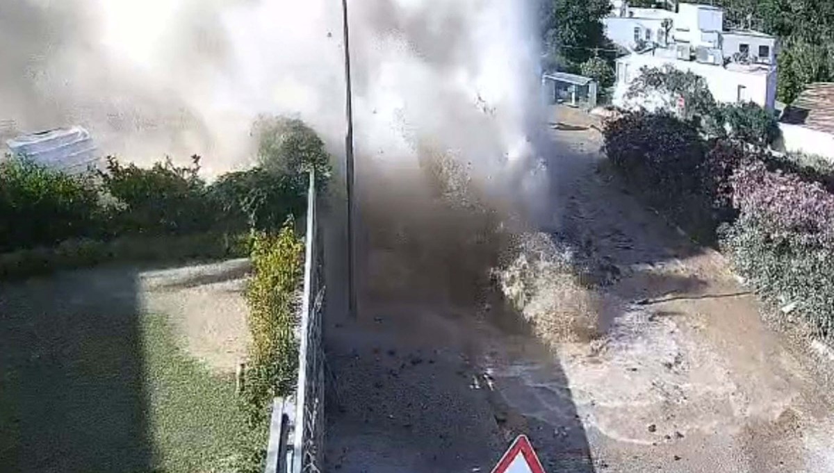 Su borusu bomba gibi patladı