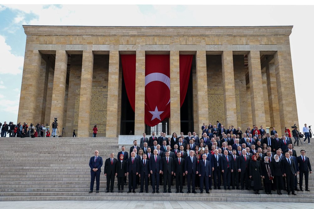 Devlet erkanı Anıtkabir'de 74 Kp3N1h7A3UeYmhKpMg5DPA