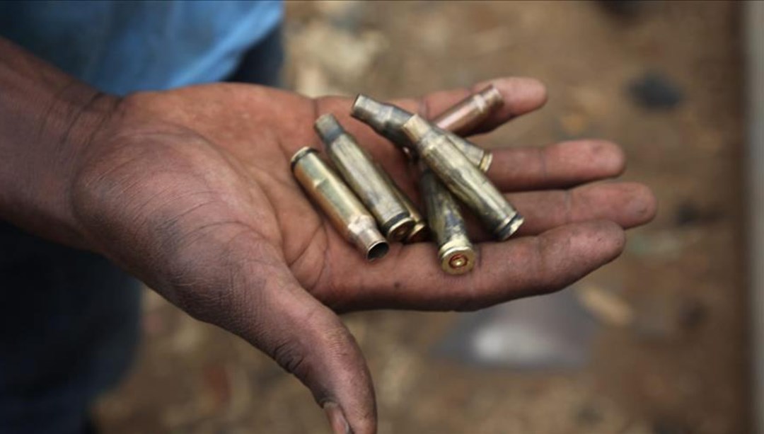 Havalimanında panik: Çöpten tüfek mermileri çıktı