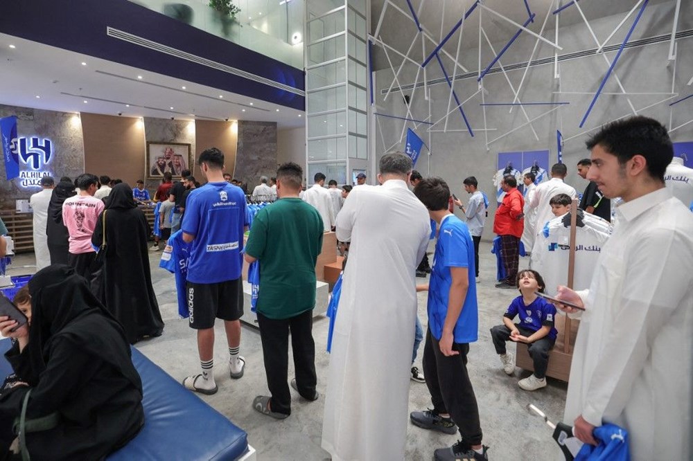 Neymar açıklandı Al Hilal taraftarları mağazalara koştu - 5