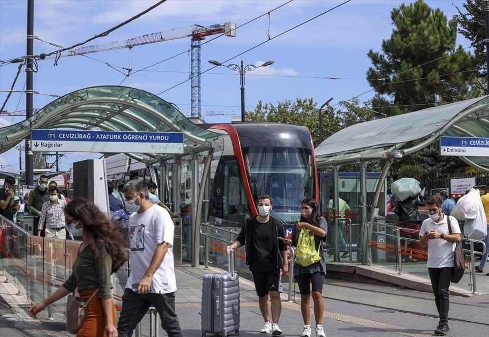 Salgın korkusu: İstanbul'da toplu taşıma yarı yarıya düştü - 1