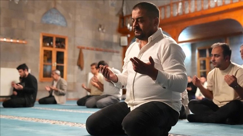 Yılın son kandili ne vakit? 2025 Mevlid Kandili hangi ayda idrak edilecek? Diyanet açıkladı 74