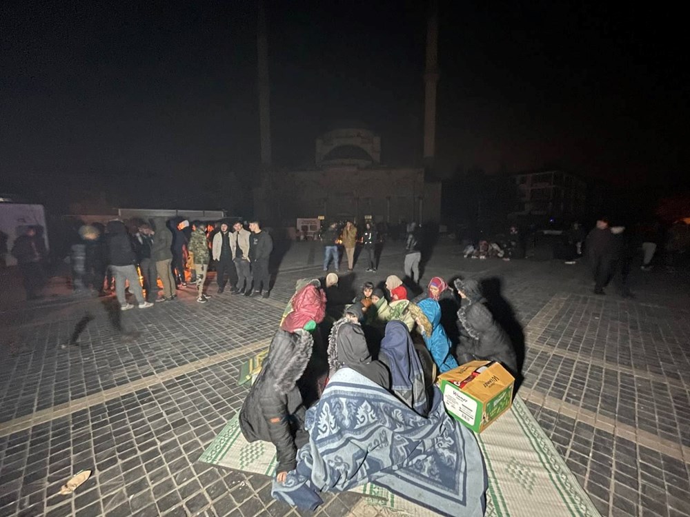 Düzce'de 5,9'luk deprem: Vatandaşlar sokakta - 1