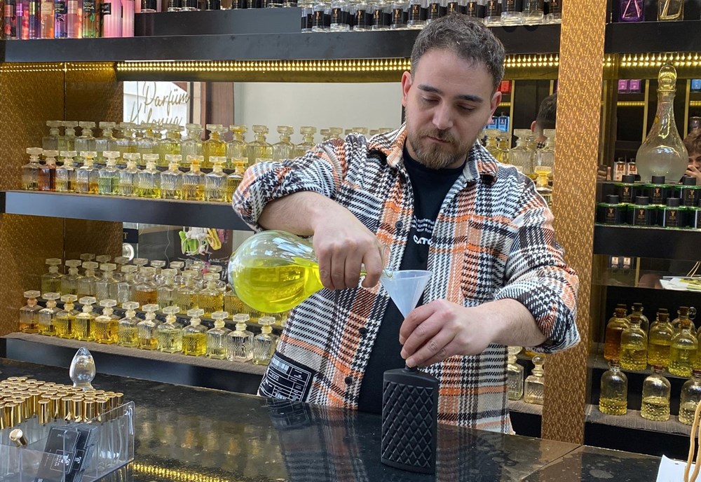 Bayram Tezgahı: Şekerden Kolonyaya Renk Cümbüşü 74 KrrR0