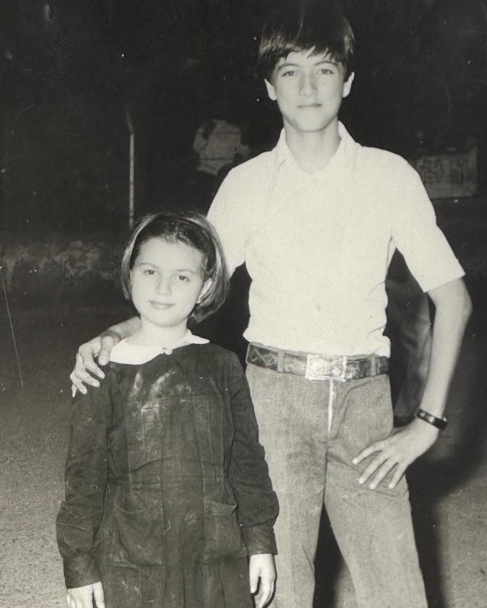 Dilan Çiçek Deniz geçmişe götürdü (Ünlülerin çocukluk ve gençlik halleri) - 105