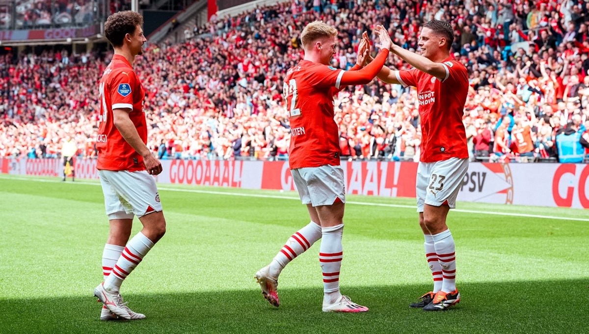 Hollanda Eredivisie'de şampiyon PSV Eindhoven Hollanda Eredivisie'de şampiyon PSV Eindhoven