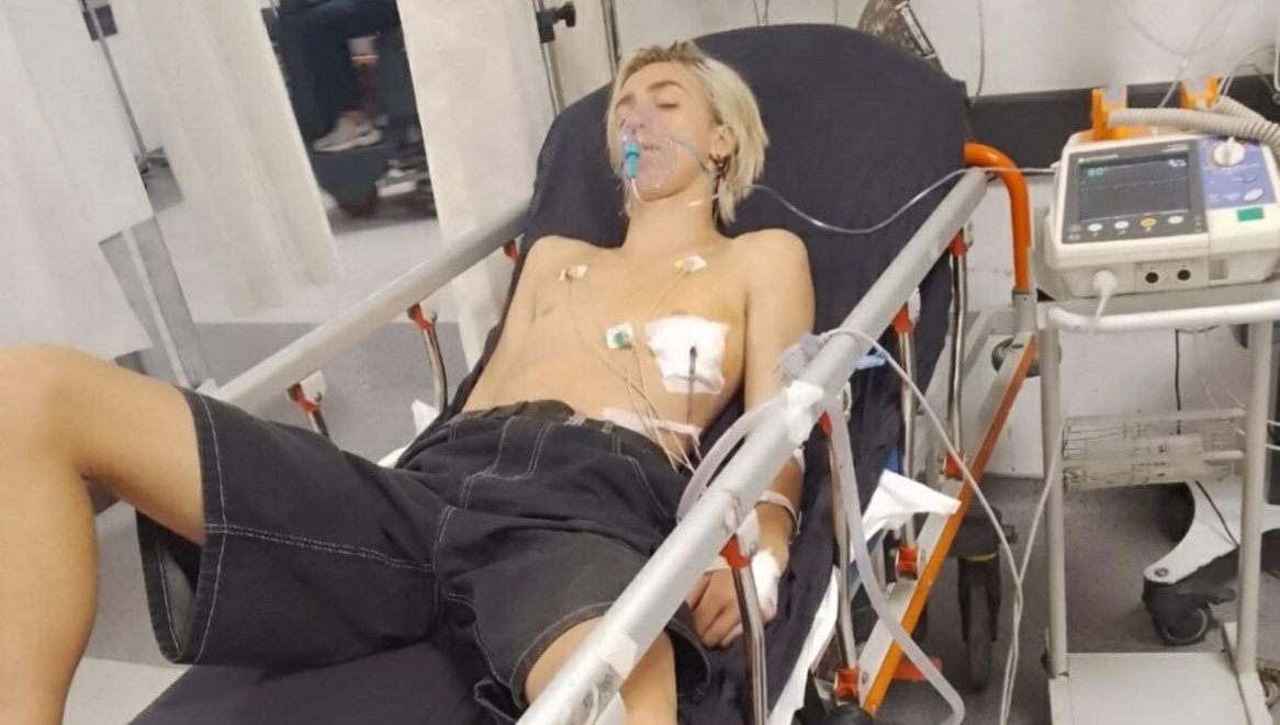 Gasp etmek istedikleri Ukraynalı çocuğu sırtından bıçakladılar