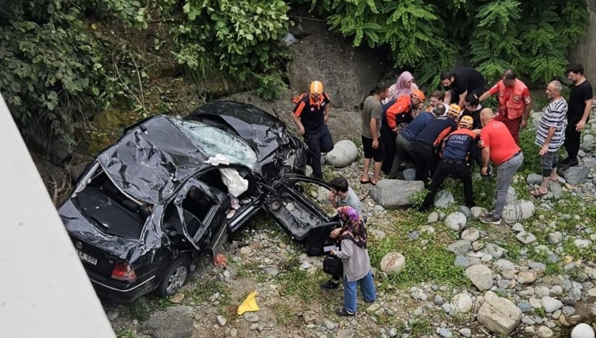 Rize’de iki otomobil çarpıştı: 1 ölü, 8 yaralı