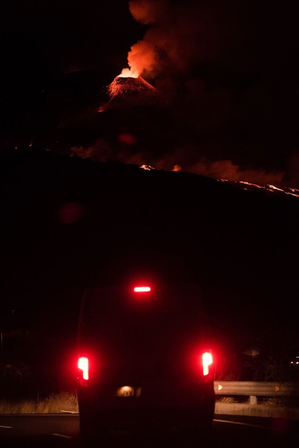 La Palma Adası'nda volkandan çıkan lavlar 33 günde 2 bin 185 binayı kül etti - 10
