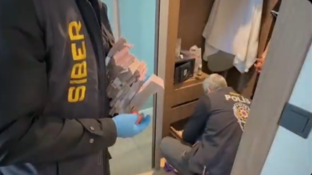 Balya balya paralar, altınlar ve lüks otomobiller... 39 şehirde büyük operasyon: 568 gözaltı - 3