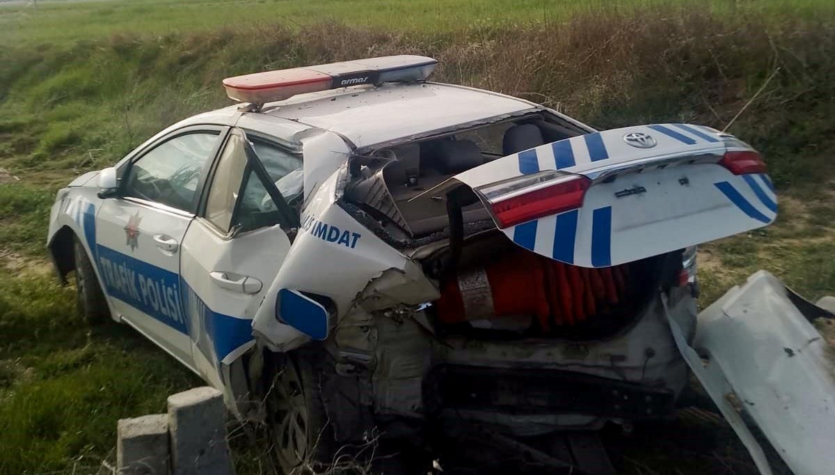 Isparta’da radar uygulaması yapan polise otomobil çarptı: 1 şehit, 4 yaralı Isparta’da radar uygulaması yapan polise otomobil çarptı: 1 şehit, 4 yaralı