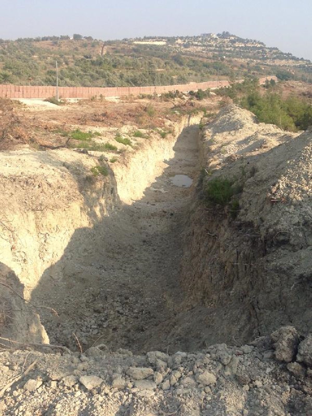 Suriye sınırına roketatara dayanıklı duvar örülüyor Son Dakika Suriye sınırına roketatara dayanıklı duvar örülüyor Son Dakika