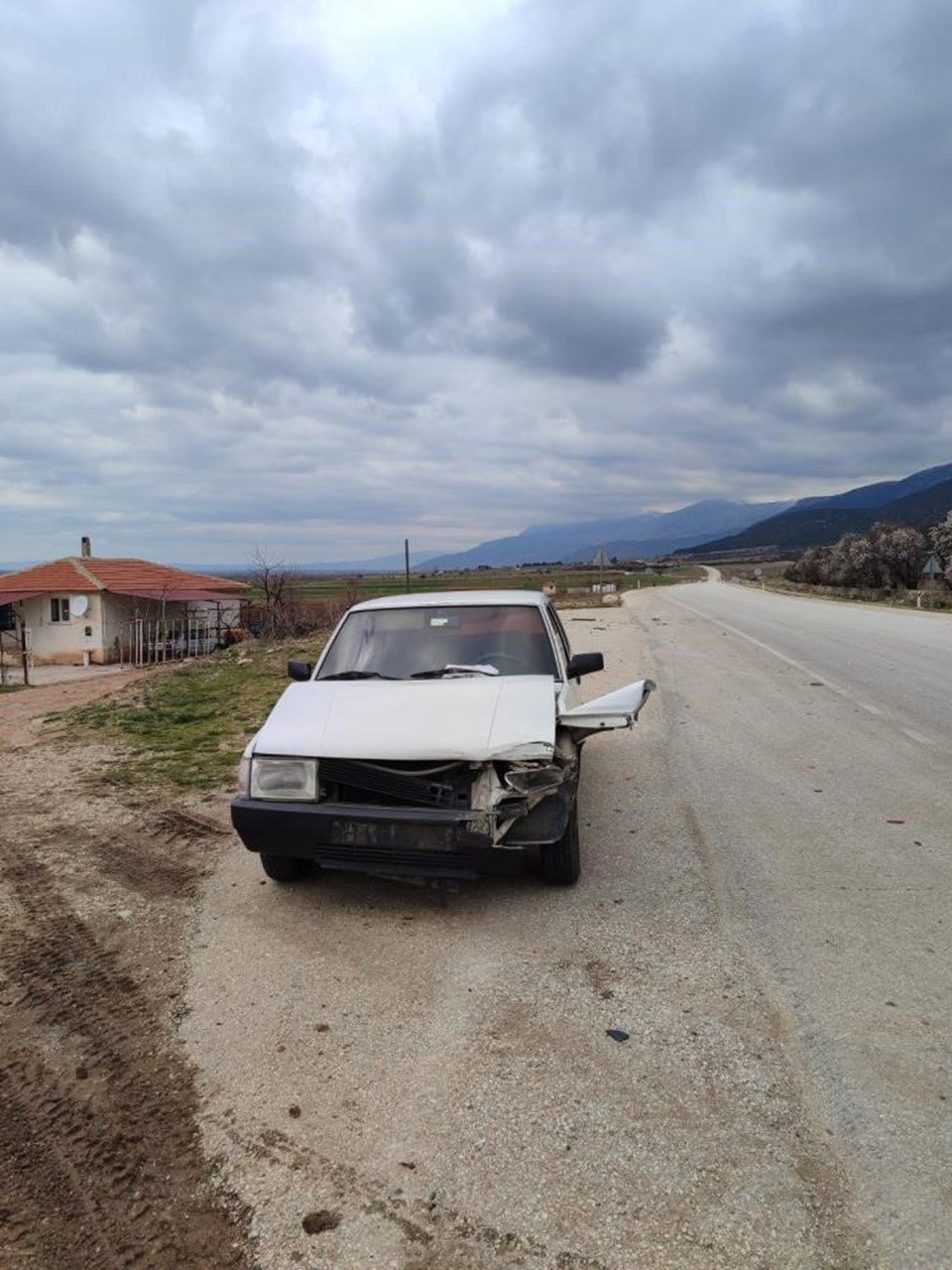 Afyonkarahisar'da otomobiller çarpıştı: 5 yaralı - 1