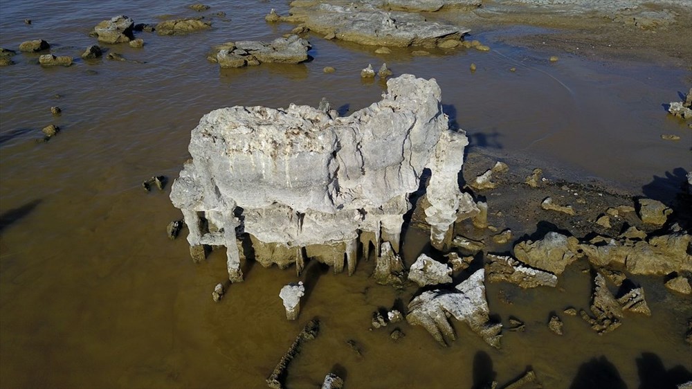 Van Gölü'nde su çekilince binlerce yıllık mikrobiyalitler görüntülendi - 3